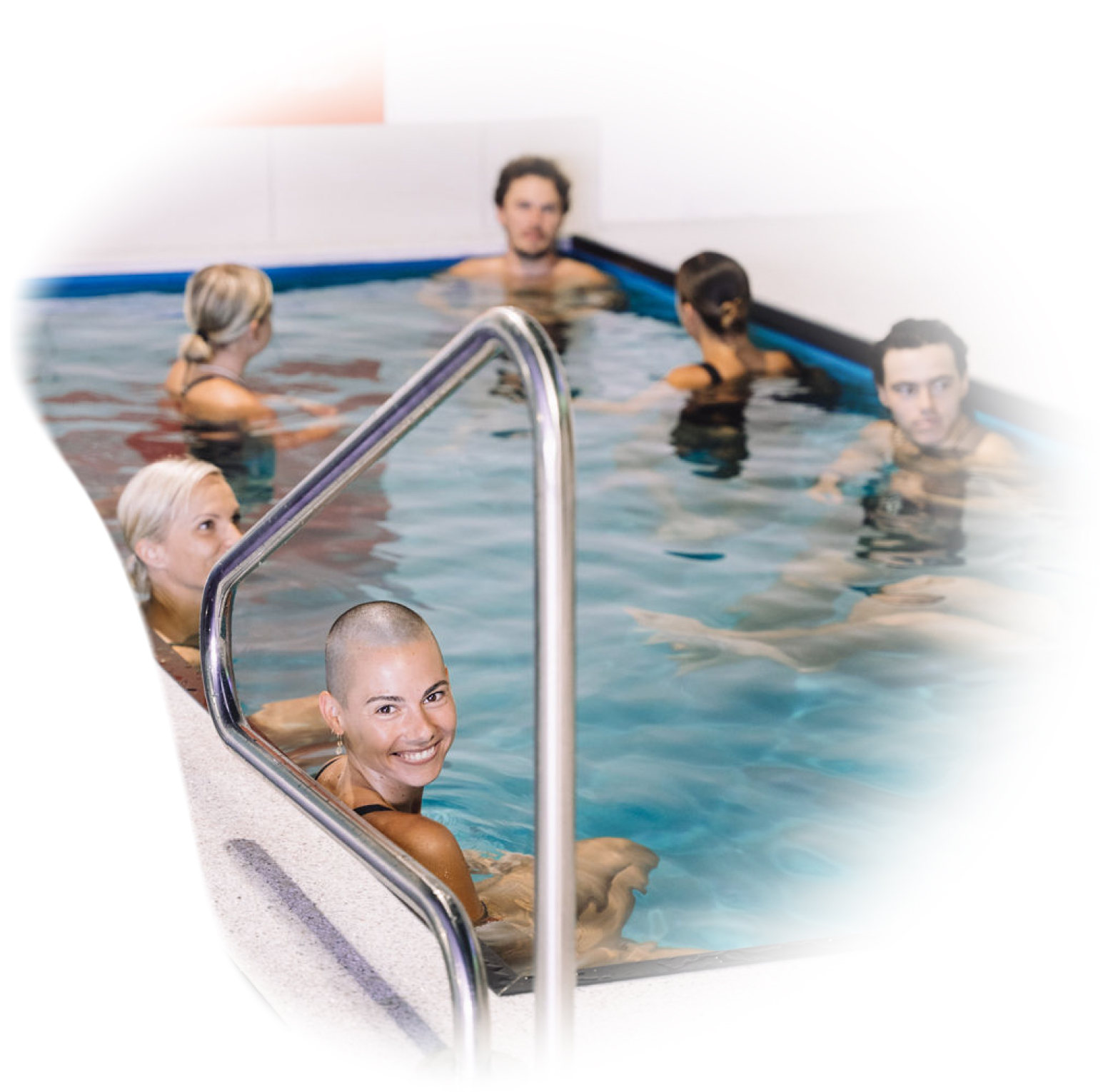 Group of people using the contrast therapy pools at P3 recovery